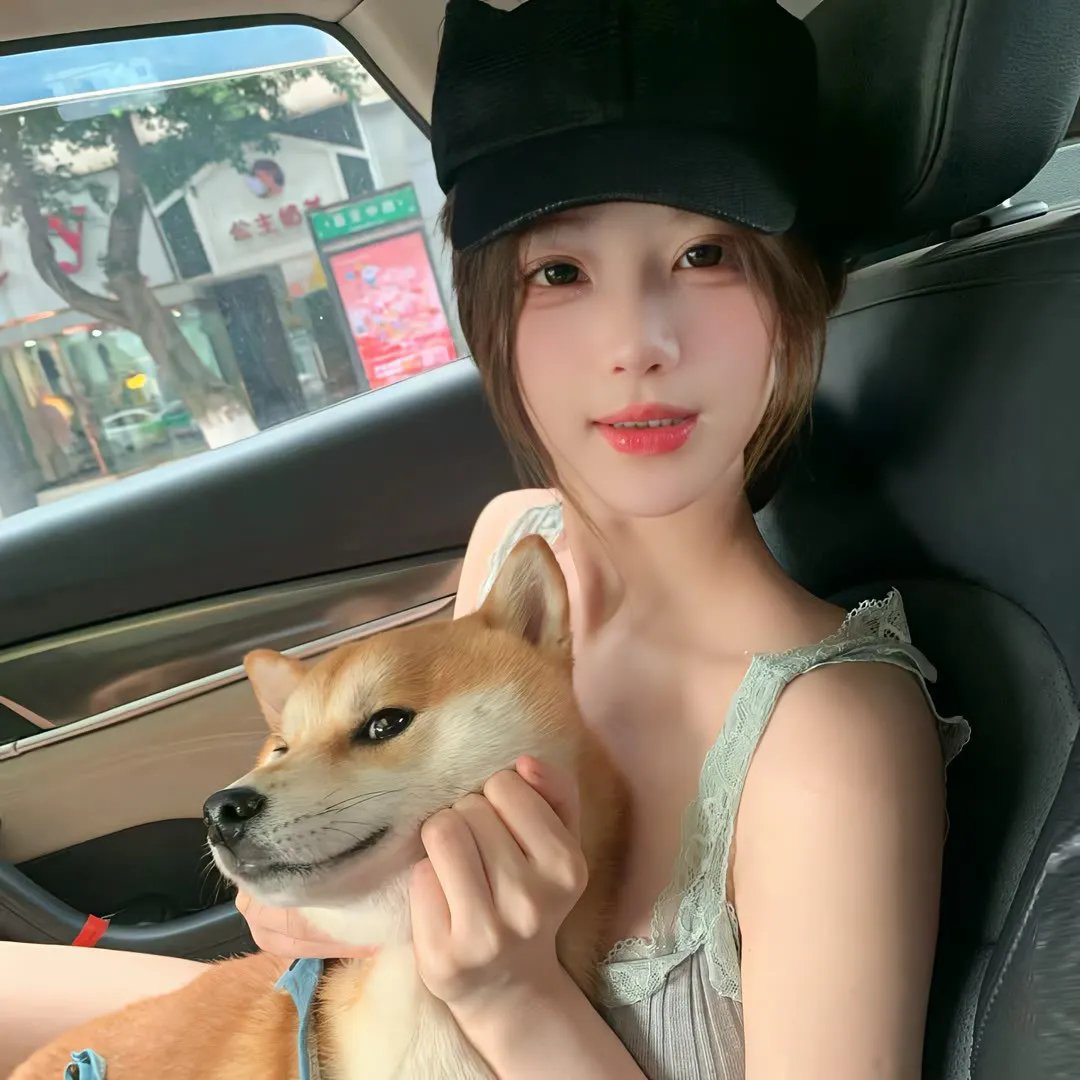 蓝色嘴巴的脸